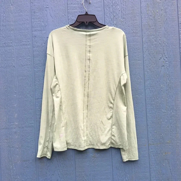 Lululemon Women Size 10 Green Sweat Embrace Long Sleeve Top - Picture 5 of 6